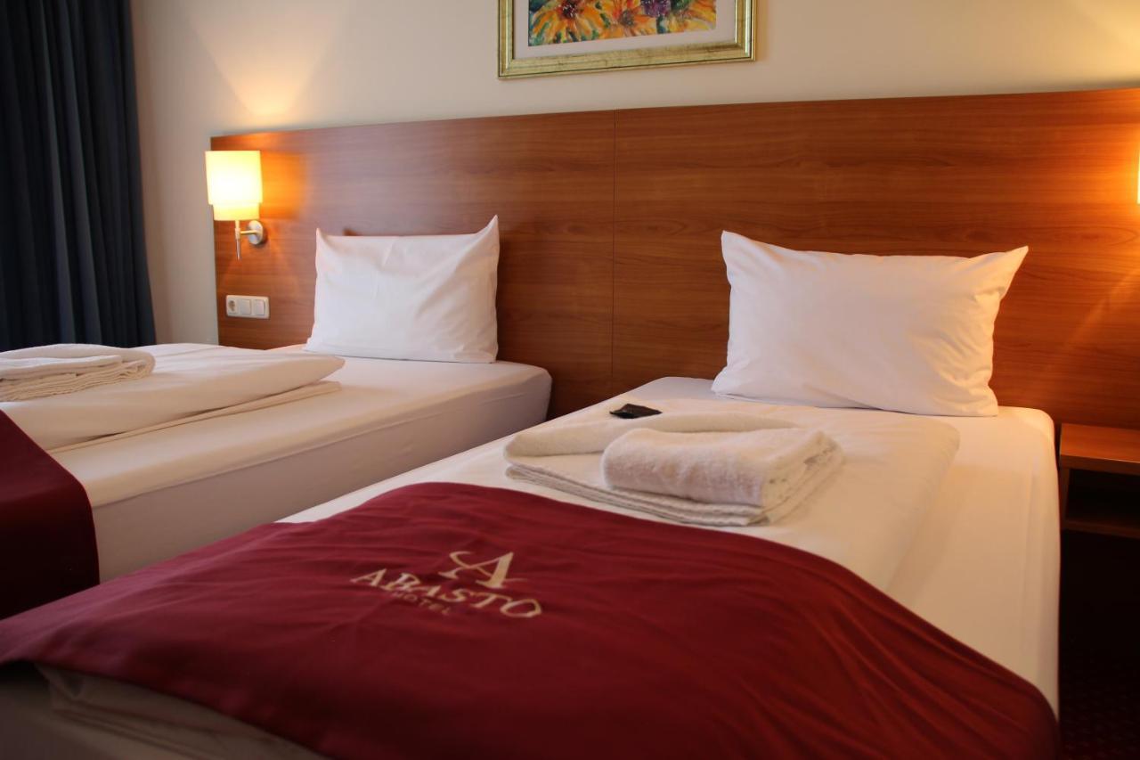 Abasto Hotel Eichenau Экстерьер фото